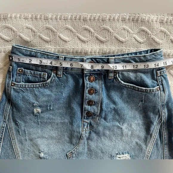 We The Free Distressed Denim Button-Up Skirt Women’s Size 28 - Picture 10 of 14